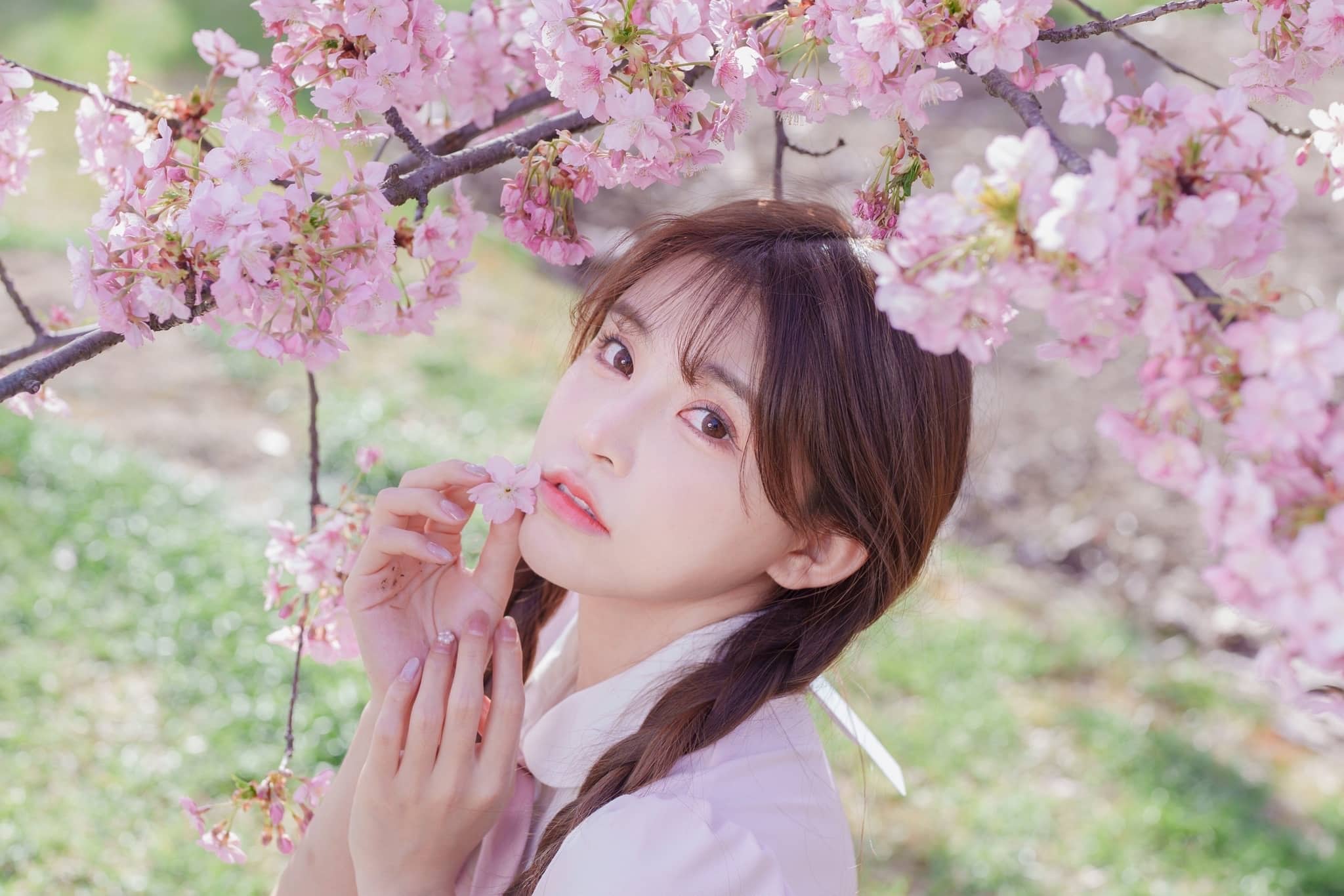 图片[13]-摄影写真：樱花少女——别人都有甜甜的恋爱，我只有可爱的脑袋-十七博客网